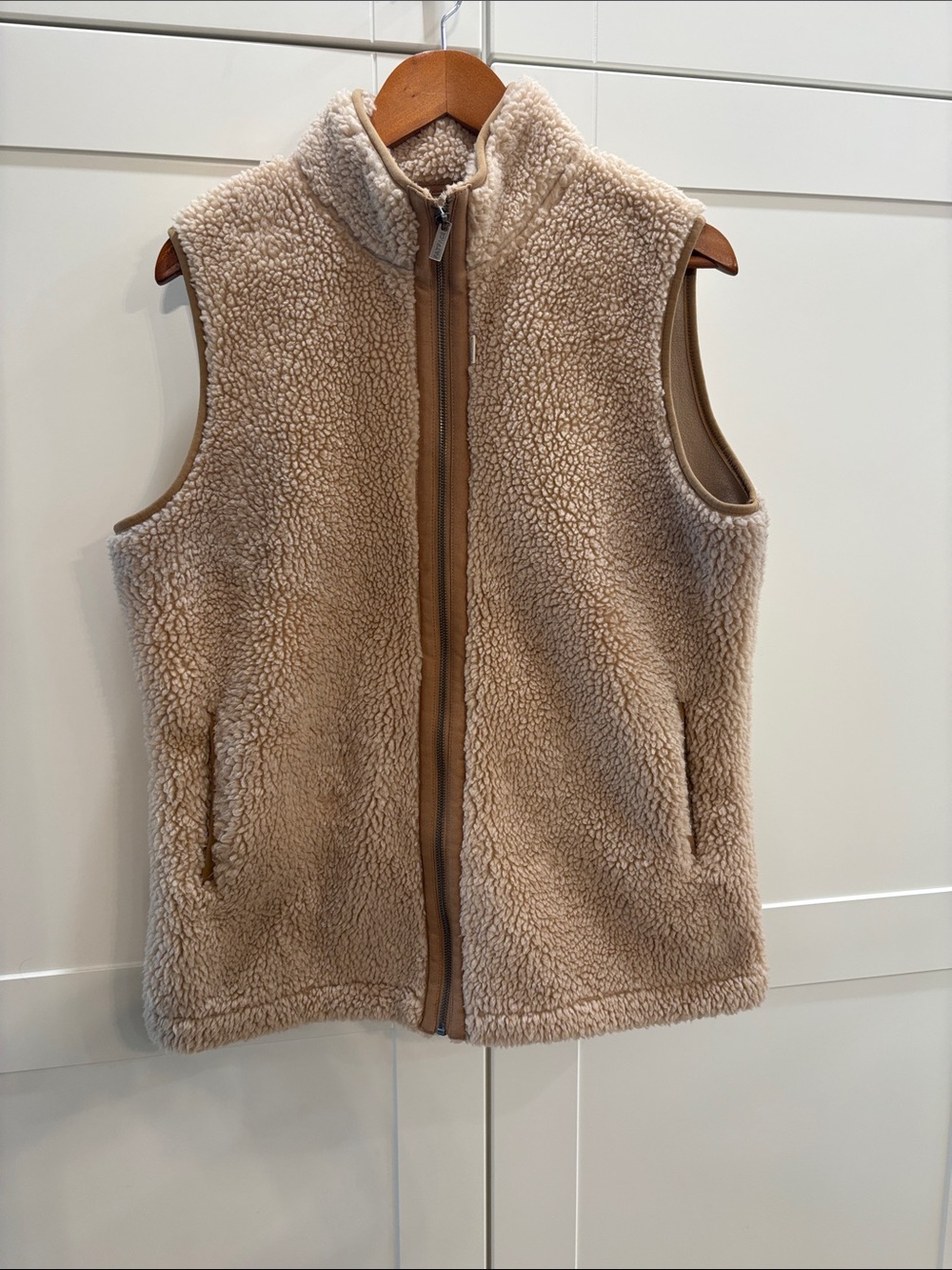 Fat face  Sherpa Fleece Vest - Cream